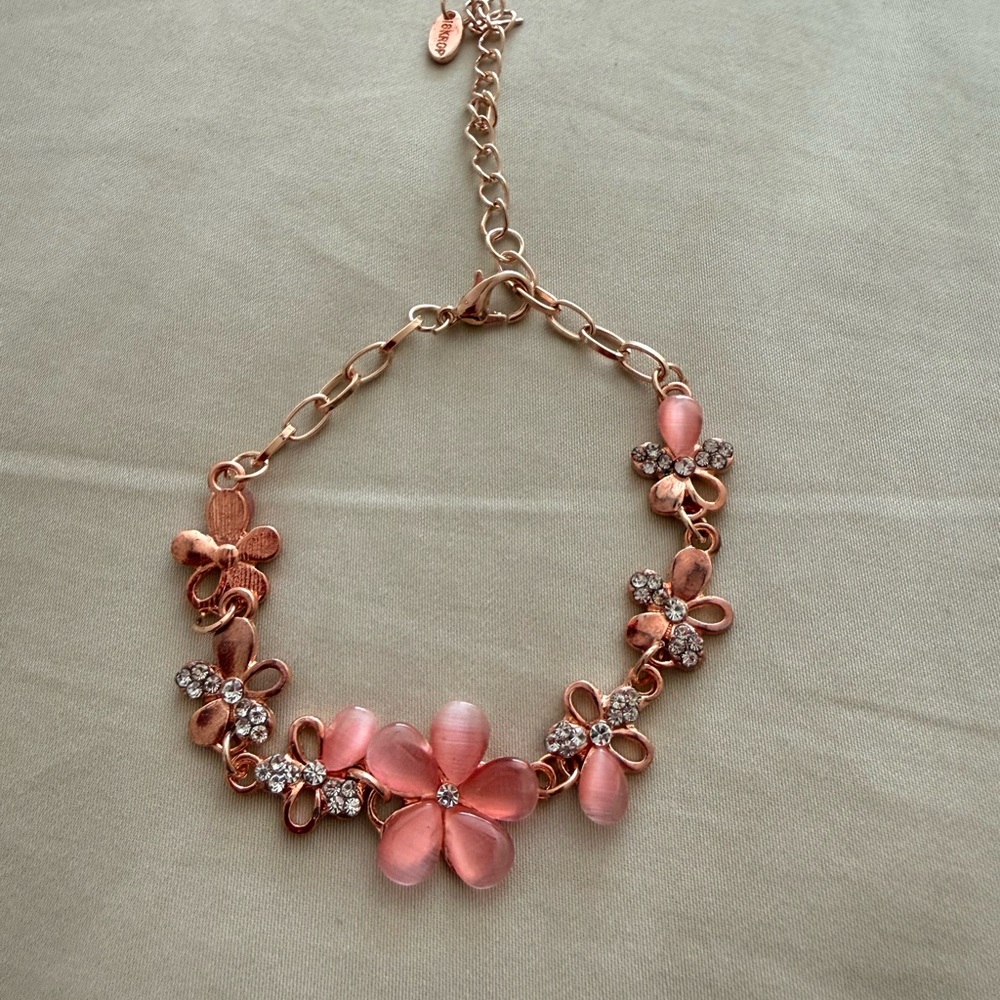 Elegant Pink Floral bracelet